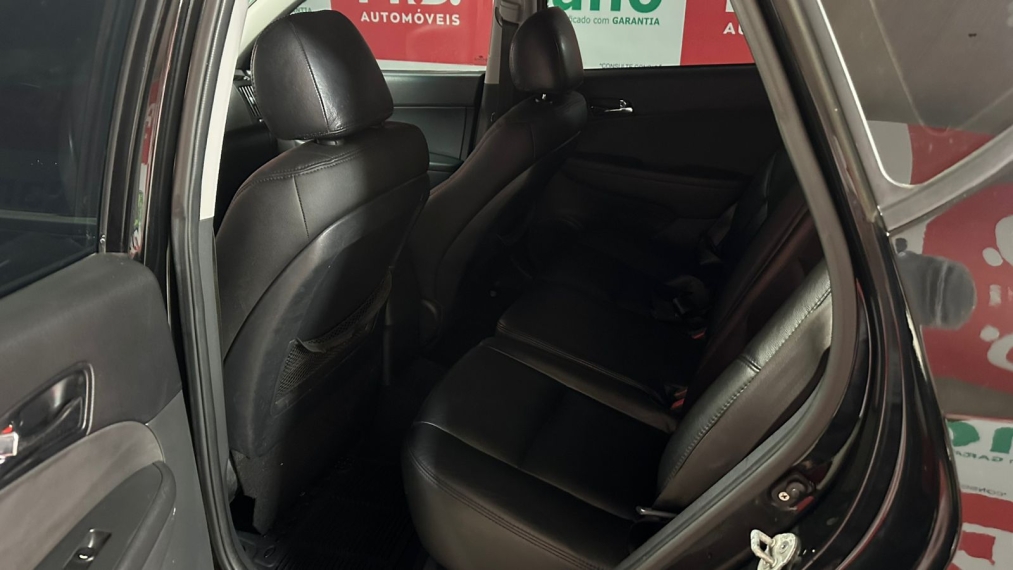 hyundai i30 2.0 mpfi gls 16v gasolina 4p automatico.7