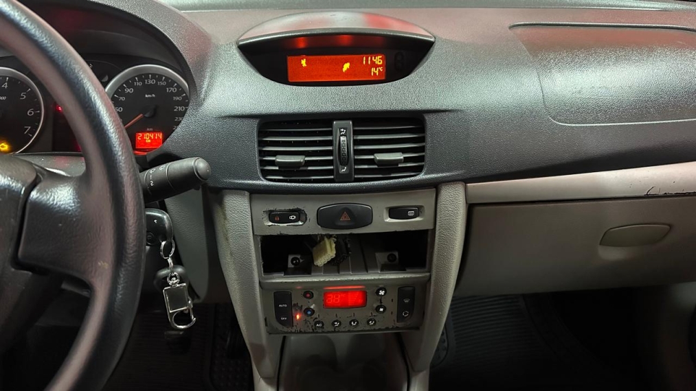 renault symbol 1.6 privilege 16v flex 4p manual.