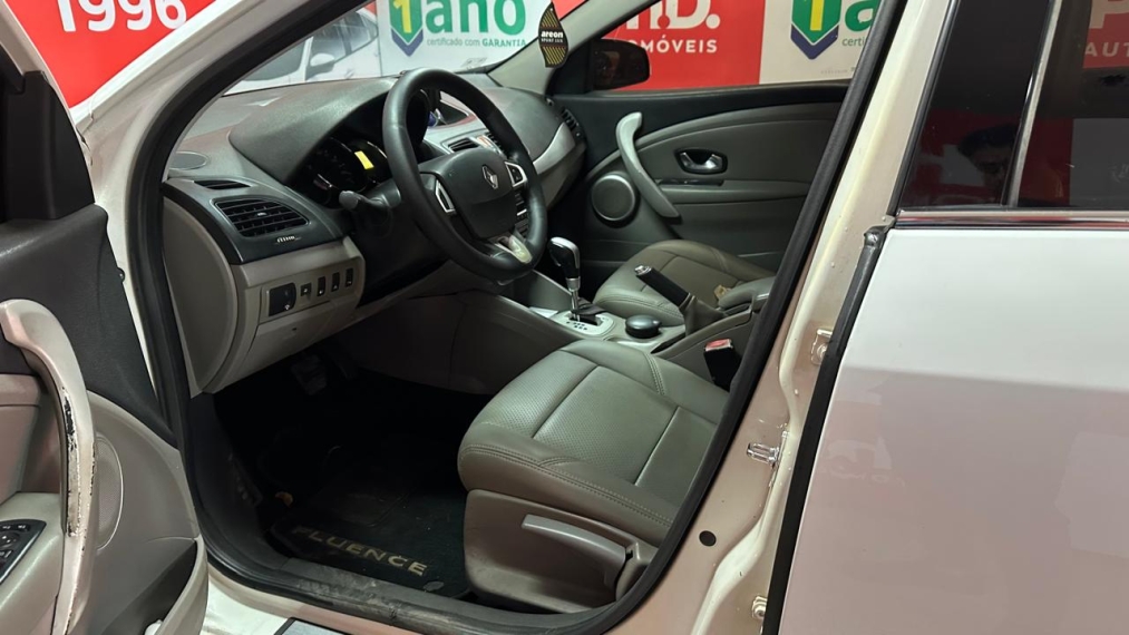 renault fluence 2.0 privilege 16v flex 4p automatico 2011