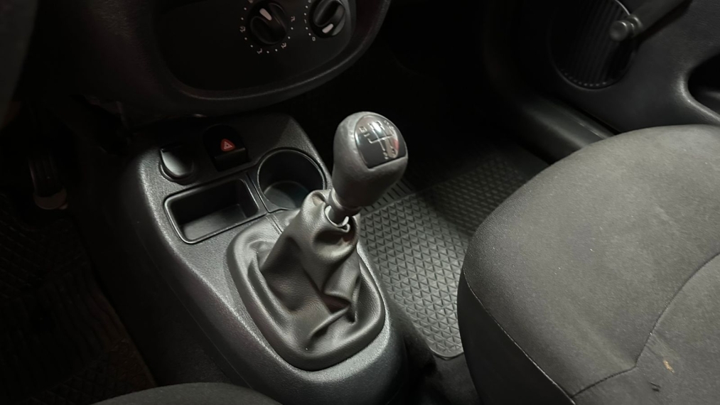 renault clio 1.0 authentique 16v flex 2p manual 2015