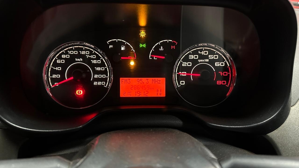 fiat punto 1.8 essence 16v flex 4p automatizado manual 2011