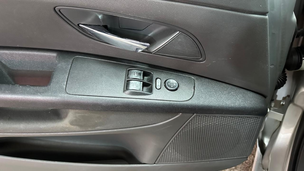 fiat punto 1.8 essence 16v flex 4p automatizado manual 2011