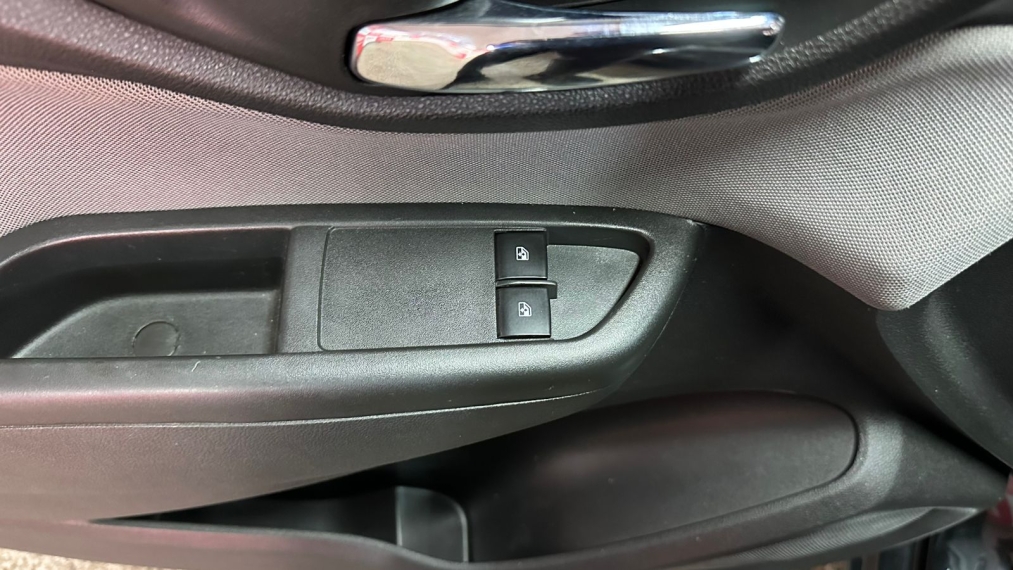 chevrolet onix 1.0 mpfi lt 8v flex 4p manual 2019