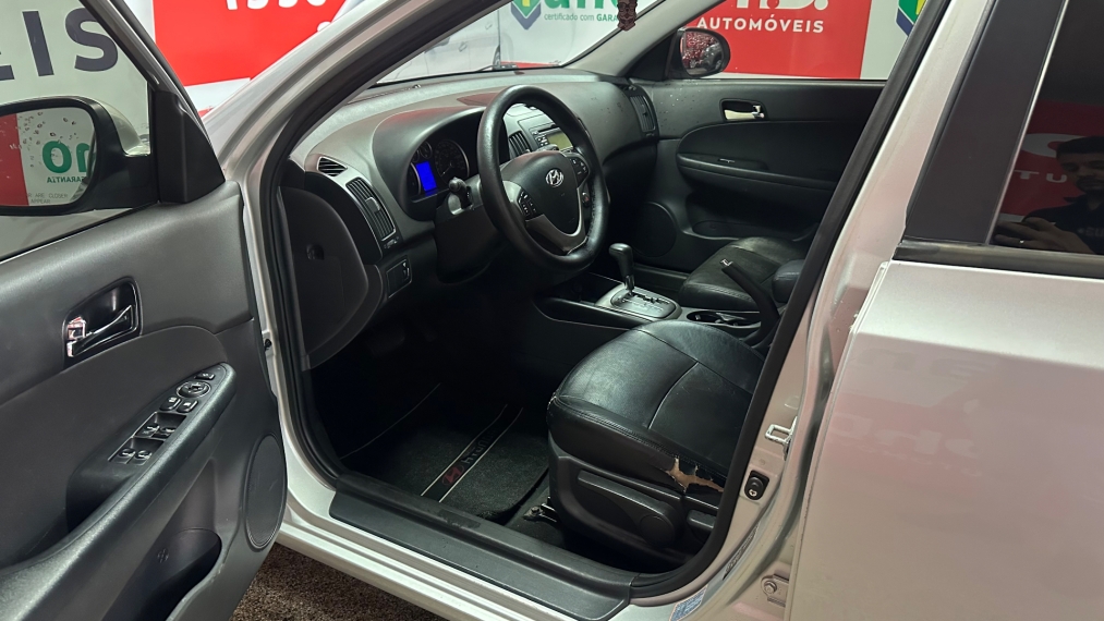 hyundai i30 2.0 mpi 16v gasolina 4p automatico manual 2011