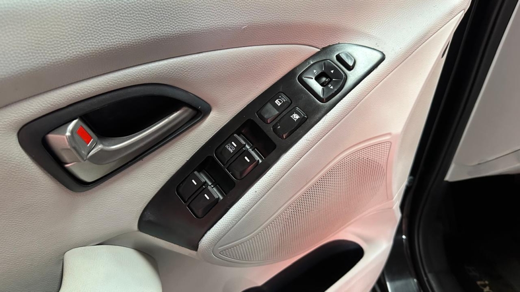 hyundai ix35 2.0 mpi 4x2 16v flex 4p automatico 201412 hyundai ix35 2.0 mpi 4x2 16v flex 4p automatico 201412