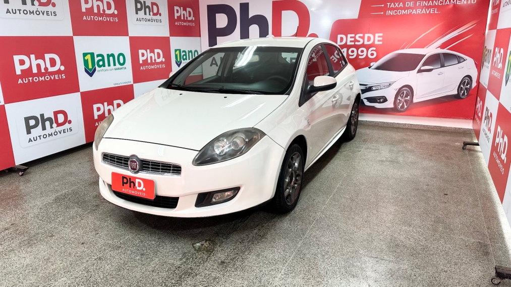 fiat bravo 1.8 essence 16v flex 4p automatizado automatico 2014 fiat bravo 1.8 essence 16v flex 4p automatizado automatico 2014