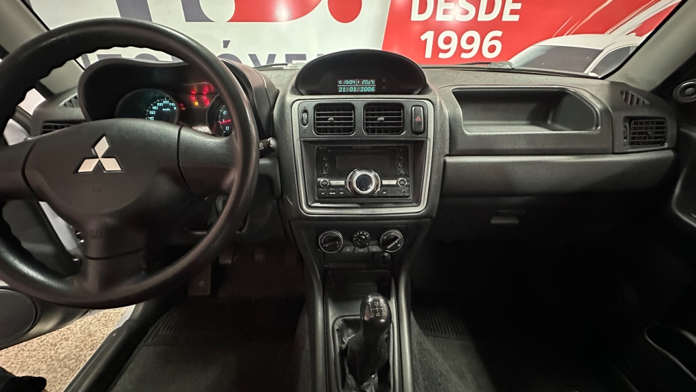 mitsubishi pajero tr4 2.0 4x2 16v 140cv flex 4p manual 20138 mitsubishi pajero tr4 2.0 4x2 16v 140cv flex 4p manual 20138
