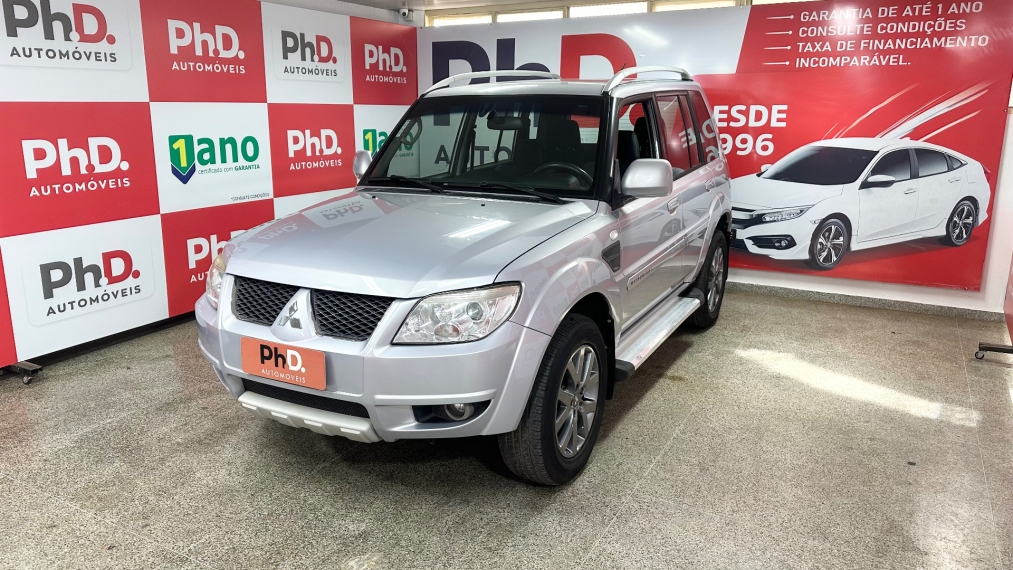 mitsubishi pajero tr4 2.0 4x2 16v 140cv flex 4p manual 2013 mitsubishi pajero tr4 2.0 4x2 16v 140cv flex 4p manual 2013