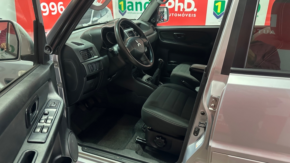 mitsubishi pajero tr4 2.0 4x2 16v 140cv flex 4p manual 20136 mitsubishi pajero tr4 2.0 4x2 16v 140cv flex 4p manual 20136