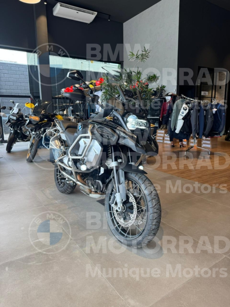 r 1250 gs adventure triple black