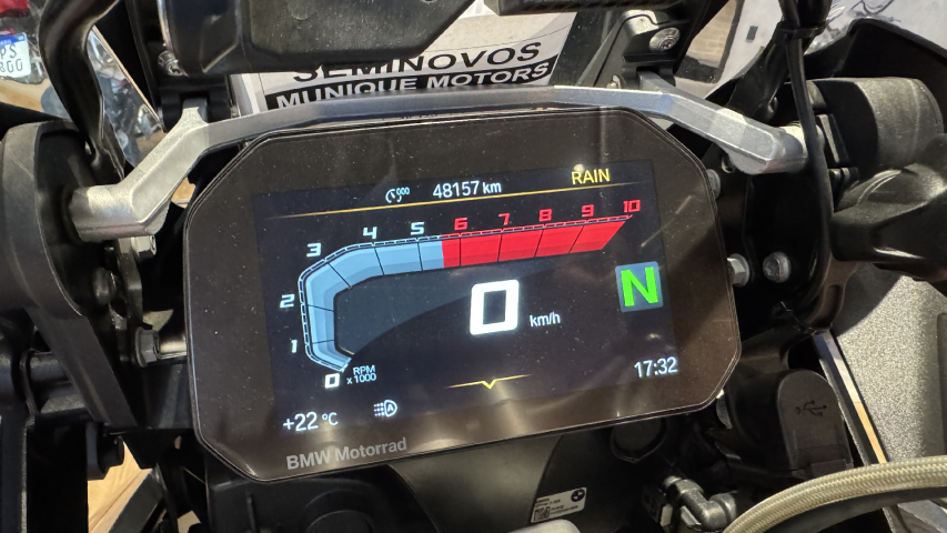BMW R 1250 GS ADVENTURE PREMIUM RALLYE6