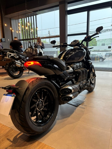 triumph rocket iii touring 3 storm r 182 gasolina manual 20252