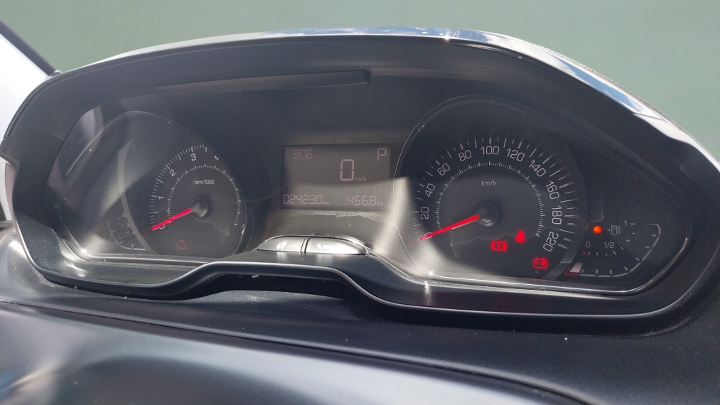 peugeot 2008 1.6 16v flex roadtrip 4p automatico 5p 202412