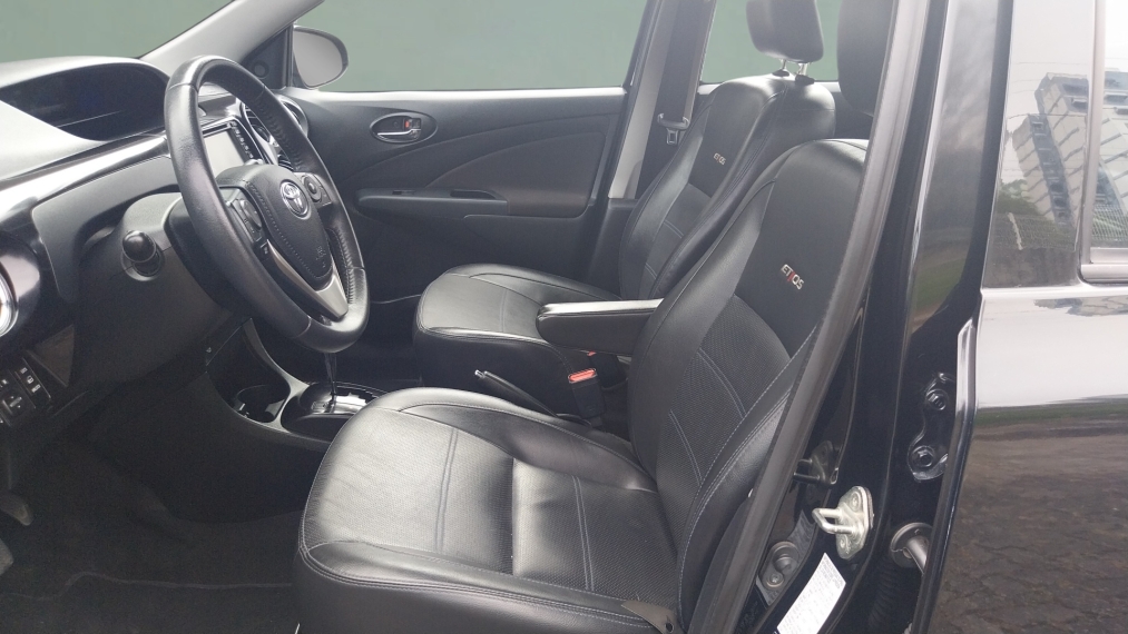 toyota etios 1.5 platinum 16v flex 4p automatico 5p 201810