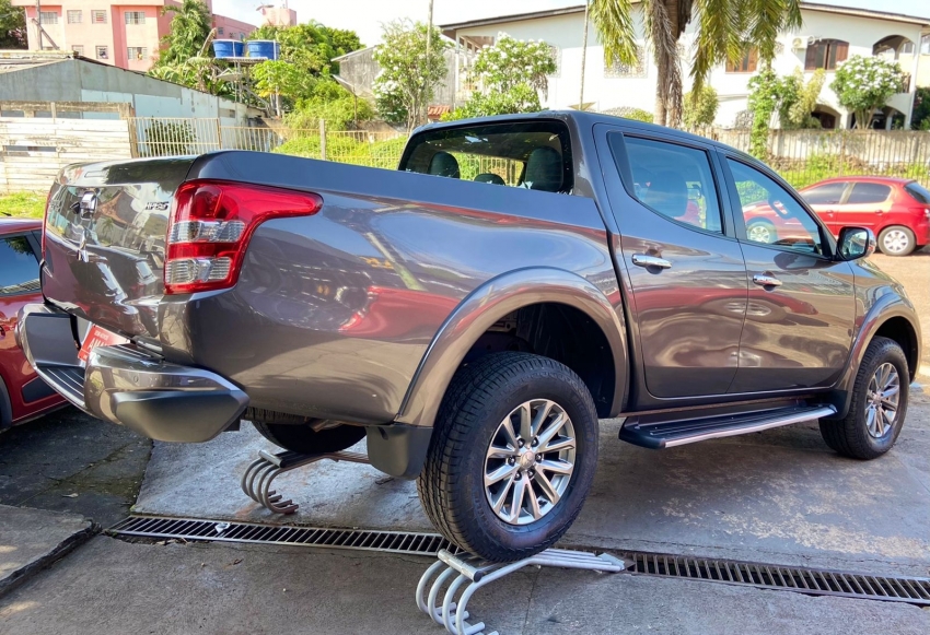mitsubishi l200 triton sport hpes 2.4 diesel 4p automatico 2019 mitsubishi l200 triton sport hpes 2.4 diesel 4p automatico 2019