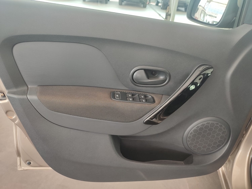 renault logan zen 1.0 mt flex 5p manual 2022 renault logan zen 1.0 mt flex 5p manual 2022