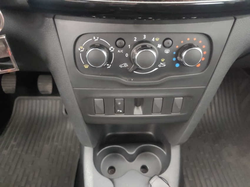 renault logan zen 1.0 mt flex 5p manual 2022 renault logan zen 1.0 mt flex 5p manual 2022