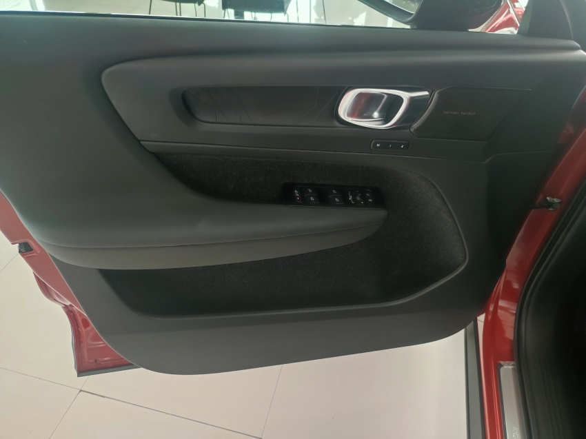 volvo c40 pure p8 recharge eletrico 1.0 5p automatico 2022 volvo c40 pure p8 recharge eletrico 1.0 5p automatico 2022