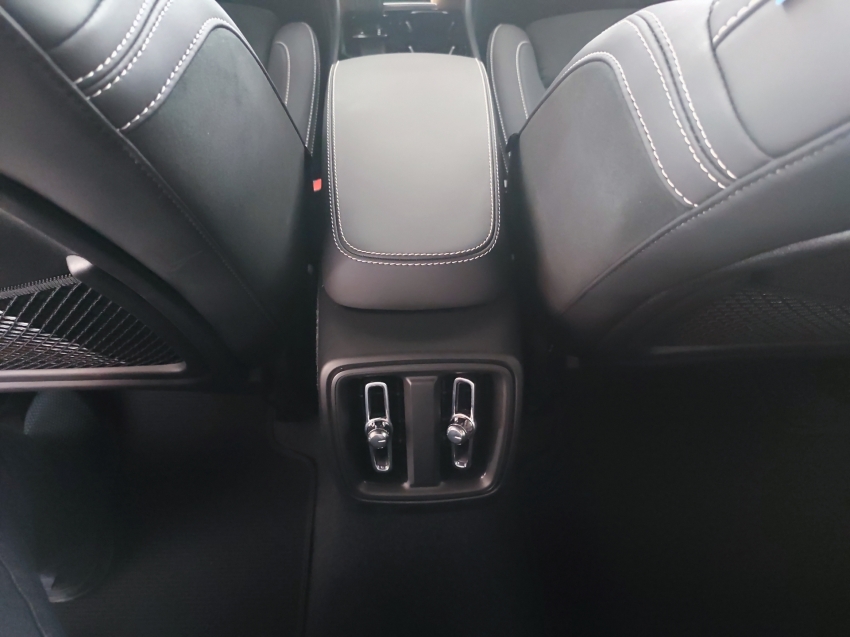 volvo c40 pure p8 recharge eletrico 1.0 5p automatico 2022 volvo c40 pure p8 recharge eletrico 1.0 5p automatico 2022