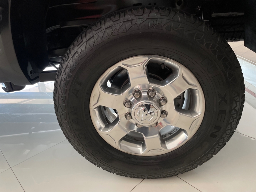 dodge ram 2500 laramie 6.7 tdi cd 4x4 5.0 diesel 4p automatico 2018