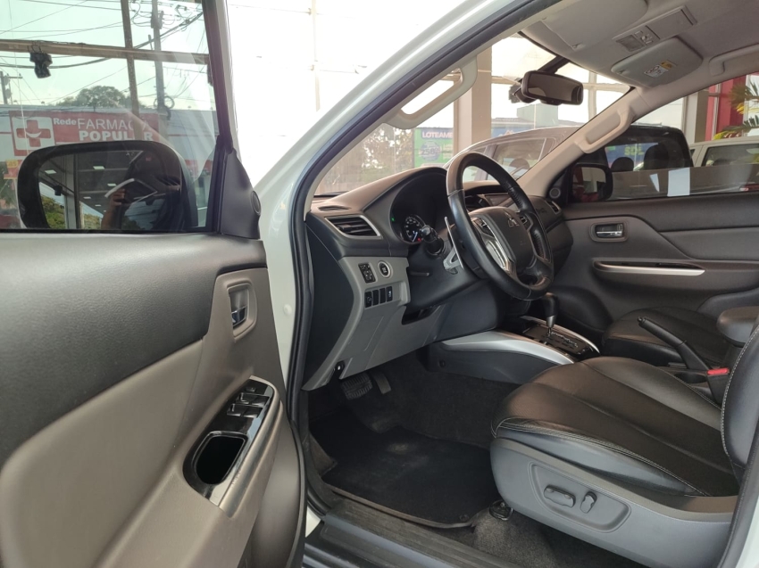 mitsubishi l200 triton sport hpe-s 2.4 cd diesel 4p automatico 2020 mitsubishi l200 triton sport hpe-s 2.4 cd diesel 4p automatico 2020