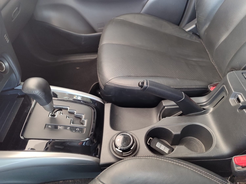 mitsubishi l200 triton sport hpe-s 2.4 cd diesel 4p automatico 2020 mitsubishi l200 triton sport hpe-s 2.4 cd diesel 4p automatico 2020