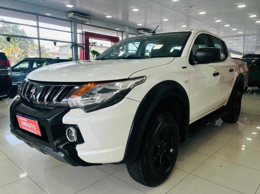 mitsubishi l200 triton 2.4 16v turbo diesel outdoor gls cd 4x4 automatico 2022