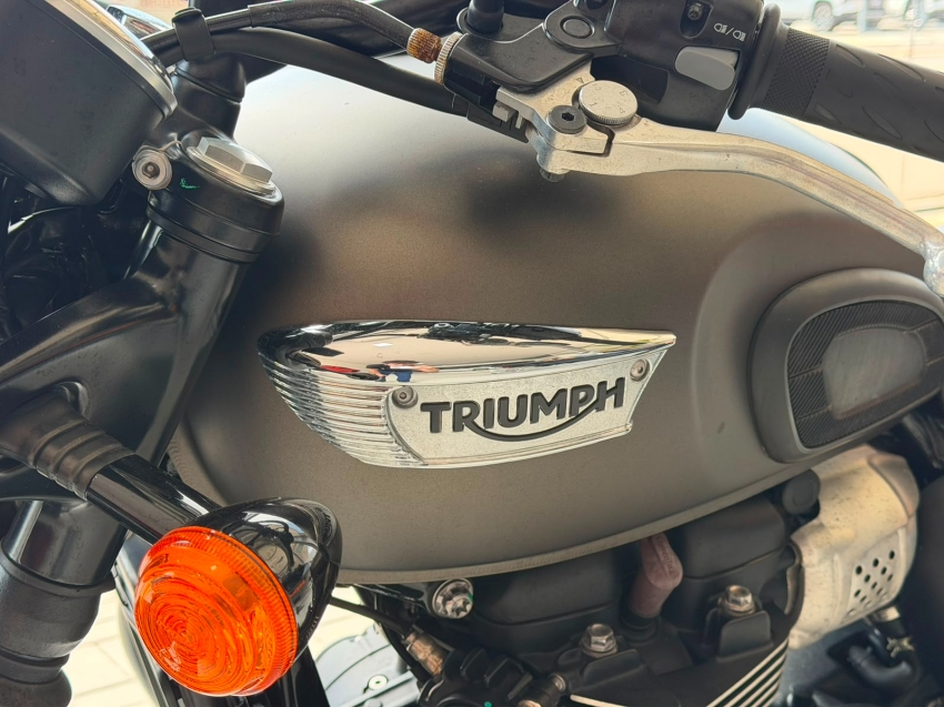 triumph bonneville t100 black gasolina manual 2020/20.5