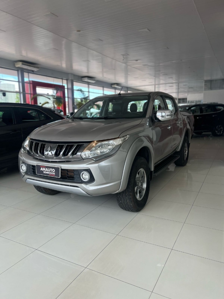 mitsubishi l200 triton 2.4 16v turbo diesel sport hpe cd 4p 4x4 automatico 2019 mitsubishi l200 triton 2.4 16v turbo diesel sport hpe cd 4p 4x4 automatico 2019