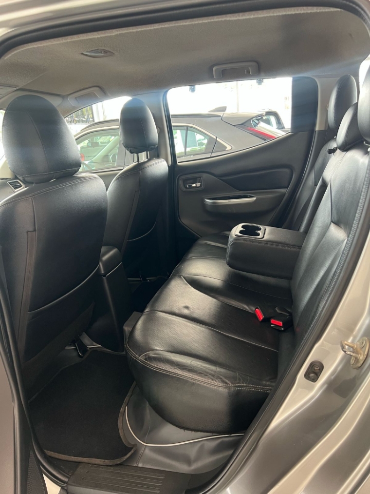 mitsubishi l200 triton 2.4 16v turbo diesel sport hpe cd 4p 4x4 automatico 2019