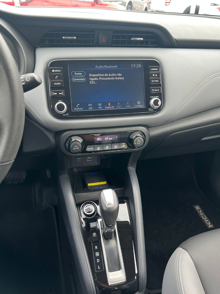 nissan kicks 1.6 16v flexstart exclusive xtronic flex 4p automatico 2024