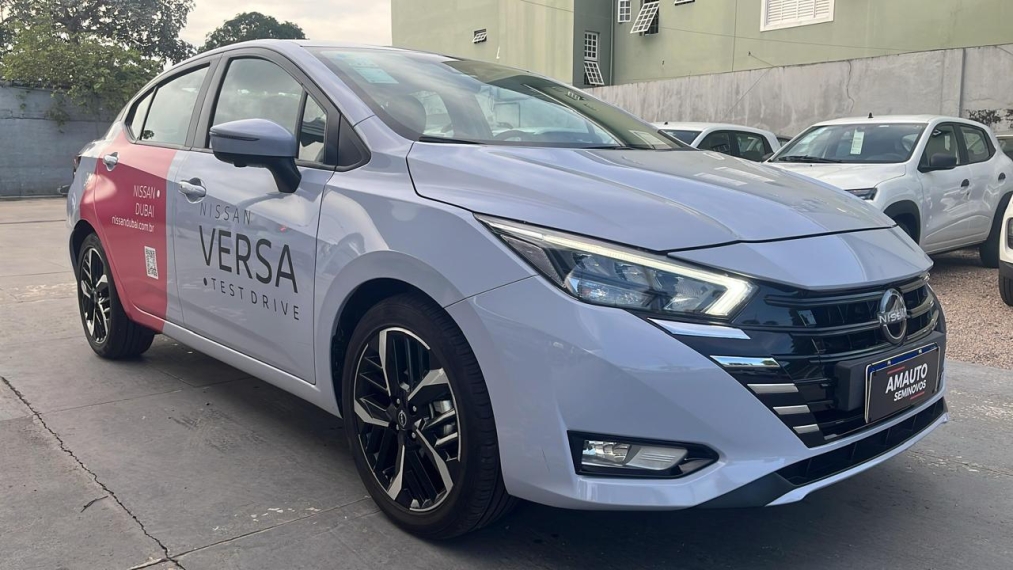 nissan versa 1.6 16v flex exclusive xtronic 4p automatico 2025