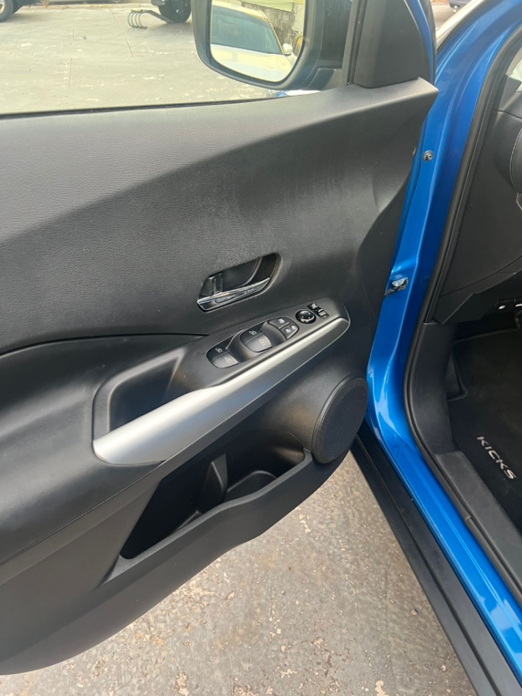 nissan kicks 1.6 16v flexstart exclusive xtronic flex 4p automatico 2022