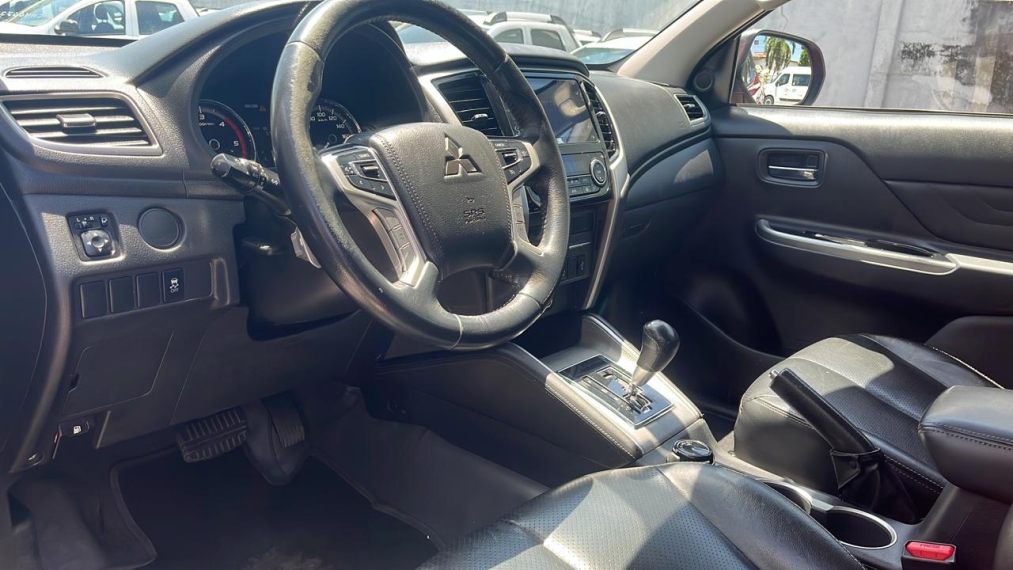 mitsubishi l200 triton 2.4 16v turbo diesel sport hpe cd 4p 4x4 automatico 2022