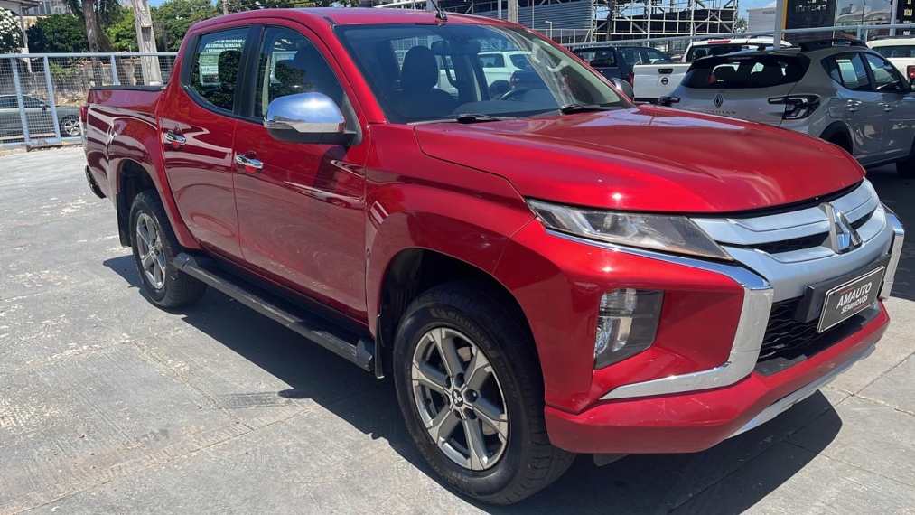 mitsubishi l200 triton 2.4 16v turbo diesel sport hpe cd 4p 4x4 automatico 2022
