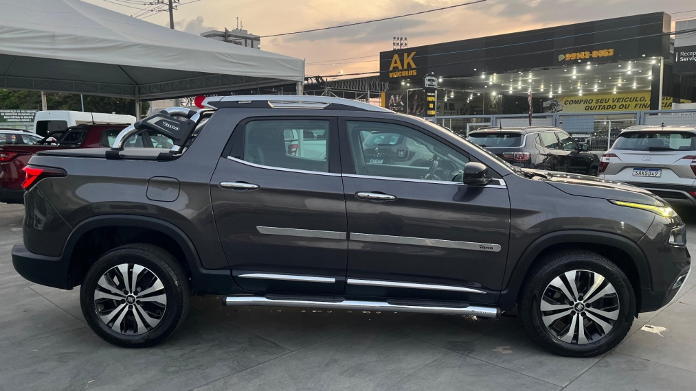 fiat toro 1.3 turbo 270 flex volcano at6 4p automatico 20239