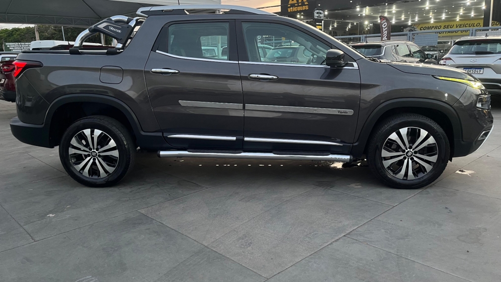 fiat toro 1.3 turbo 270 flex volcano at6 4p automatico 20238