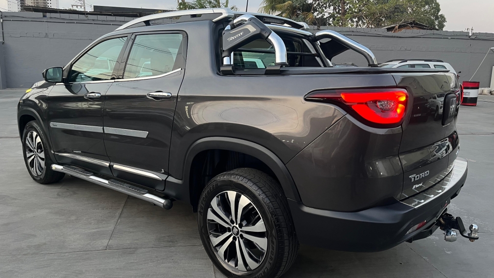 fiat toro 1.3 turbo 270 flex volcano at6 4p automatico 20236