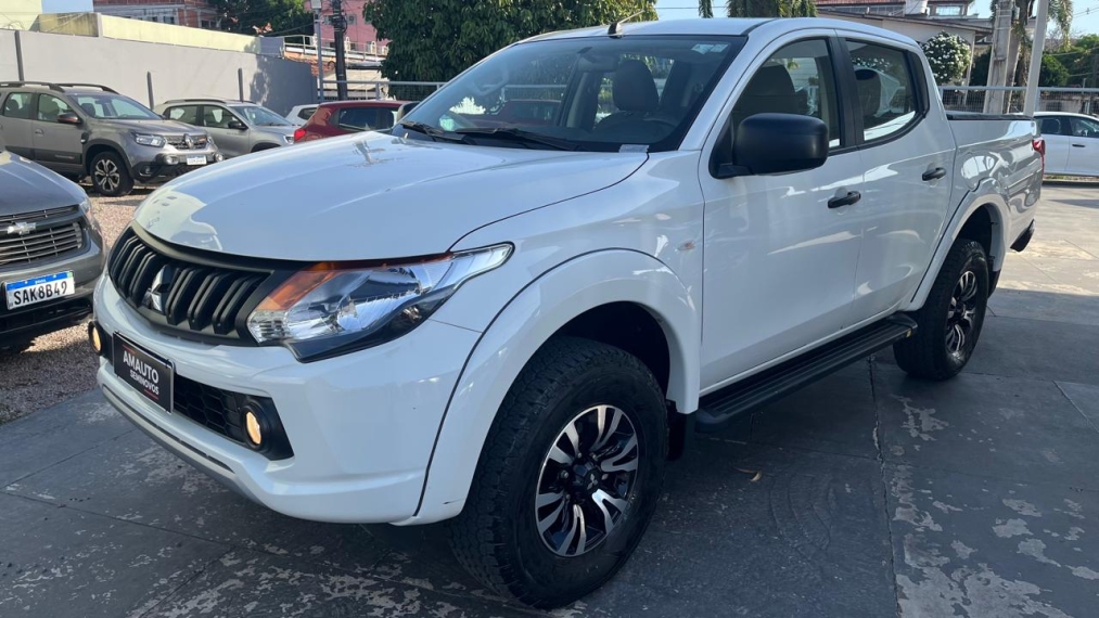 mitsubishi l200 triton 2.4 16v turbo diesel gl cd 4x4 manual 4p 2025