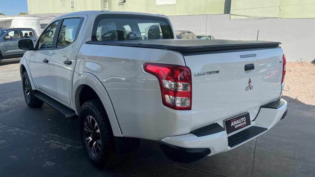 mitsubishi l200 triton 2.4 16v turbo diesel gl cd 4x4 manual 4p 20257