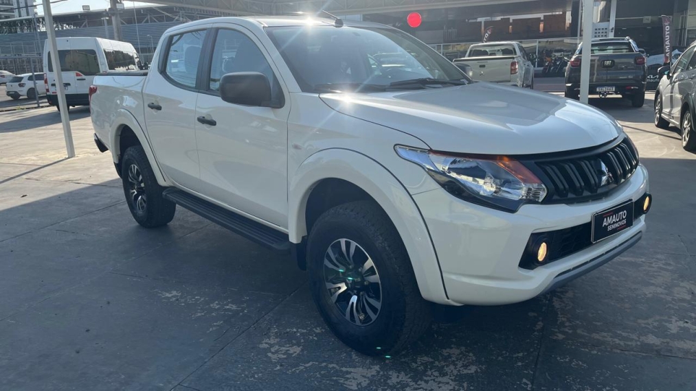 mitsubishi l200 triton 2.4 16v turbo diesel gl cd 4x4 manual 4p 20252