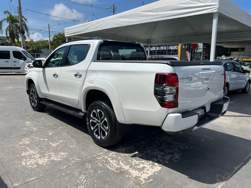 mitsubishi l200 triton 2.4 16v turbo diesel sport hpe-s cd 4p 4x4 automatico 20242