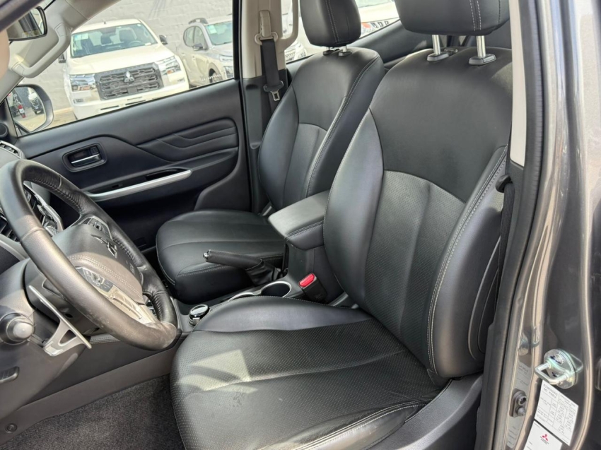 mitsubishi l200 triton 2.4 turbo diesel 4x4 at sport hpe 4p automatico 20245