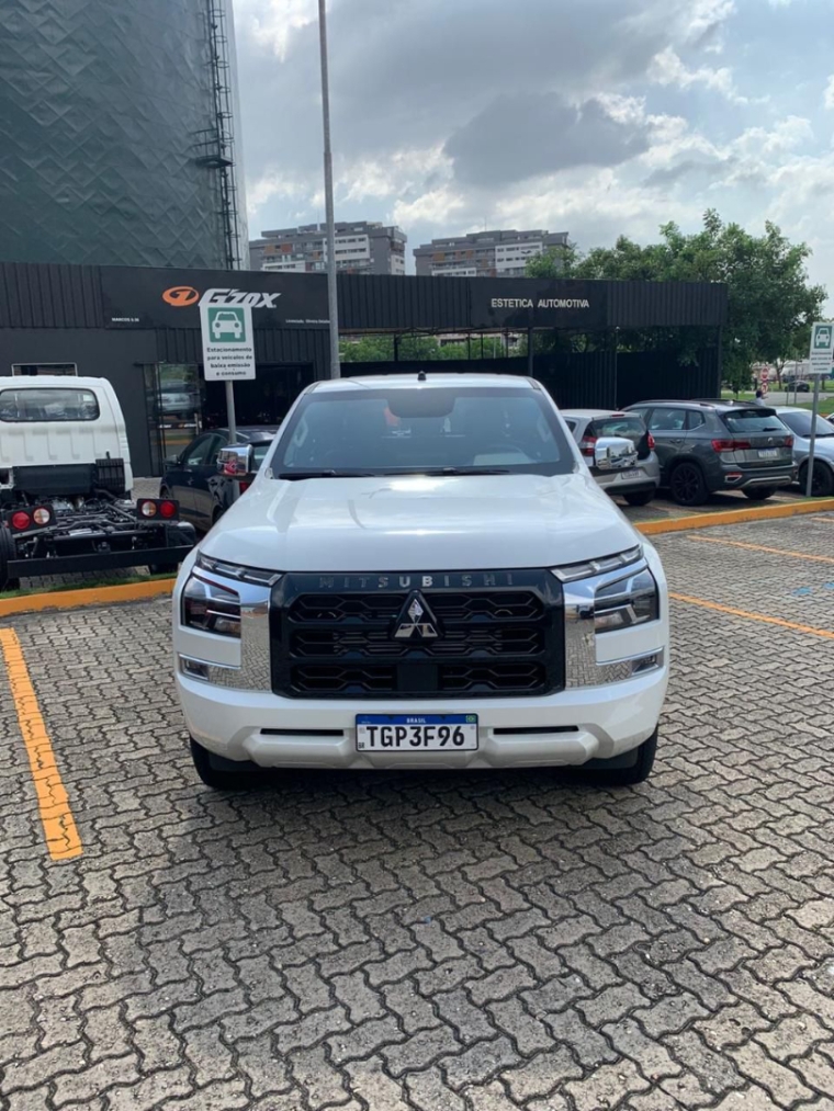 mitsubishi l200 triton 2.4 16v turbo diesel sport hpe cd 4p 4x4 automatico 2026