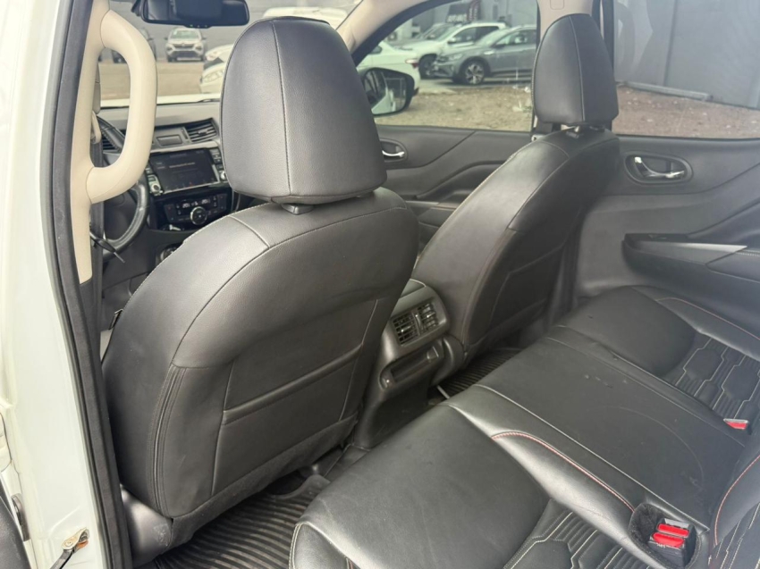 nissan frontier 2.3 16v turbo diesel pro4x cd 4x4 automatico 2.4 4p 20238