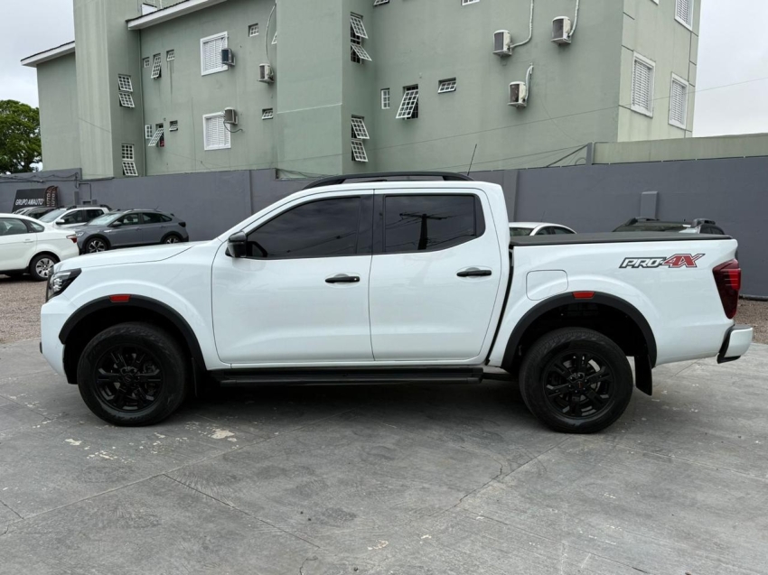 nissan frontier 2.3 16v turbo diesel pro4x cd 4x4 automatico 2.4 4p 20232