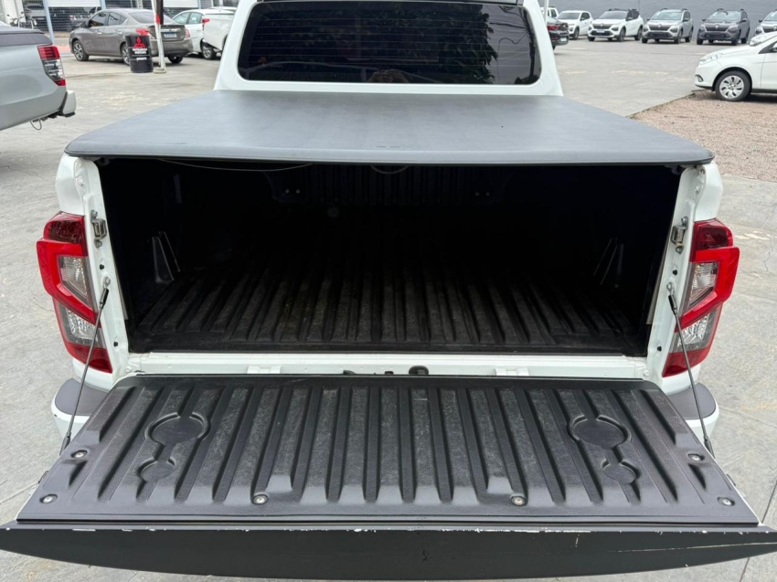 nissan frontier 2.3 16v turbo diesel pro4x cd 4x4 automatico 2.4 4p 20234