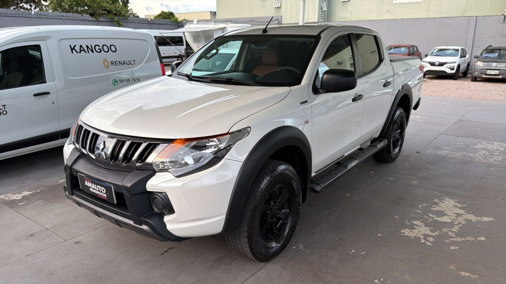 mitsubishi l200 triton 2.4 16v turbo diesel outdoor gls cd 4x4 automatico 4p 20221