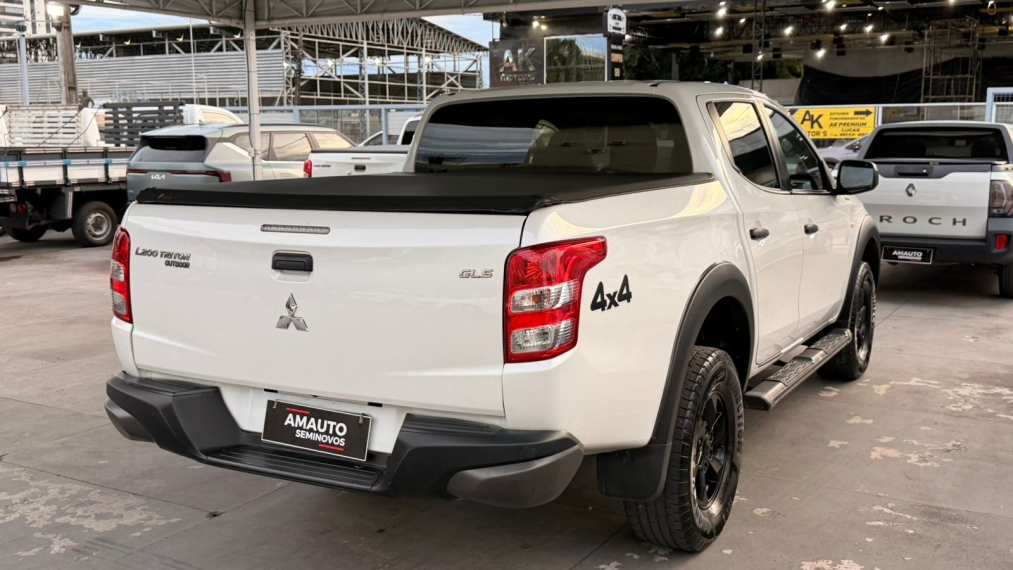mitsubishi l200 triton 2.4 16v turbo diesel outdoor gls cd 4x4 automatico 4p 20222