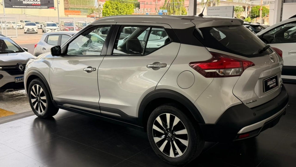 nissan kicks 1.6 16v flexstart sl 4p xtronic flex automatico 20203